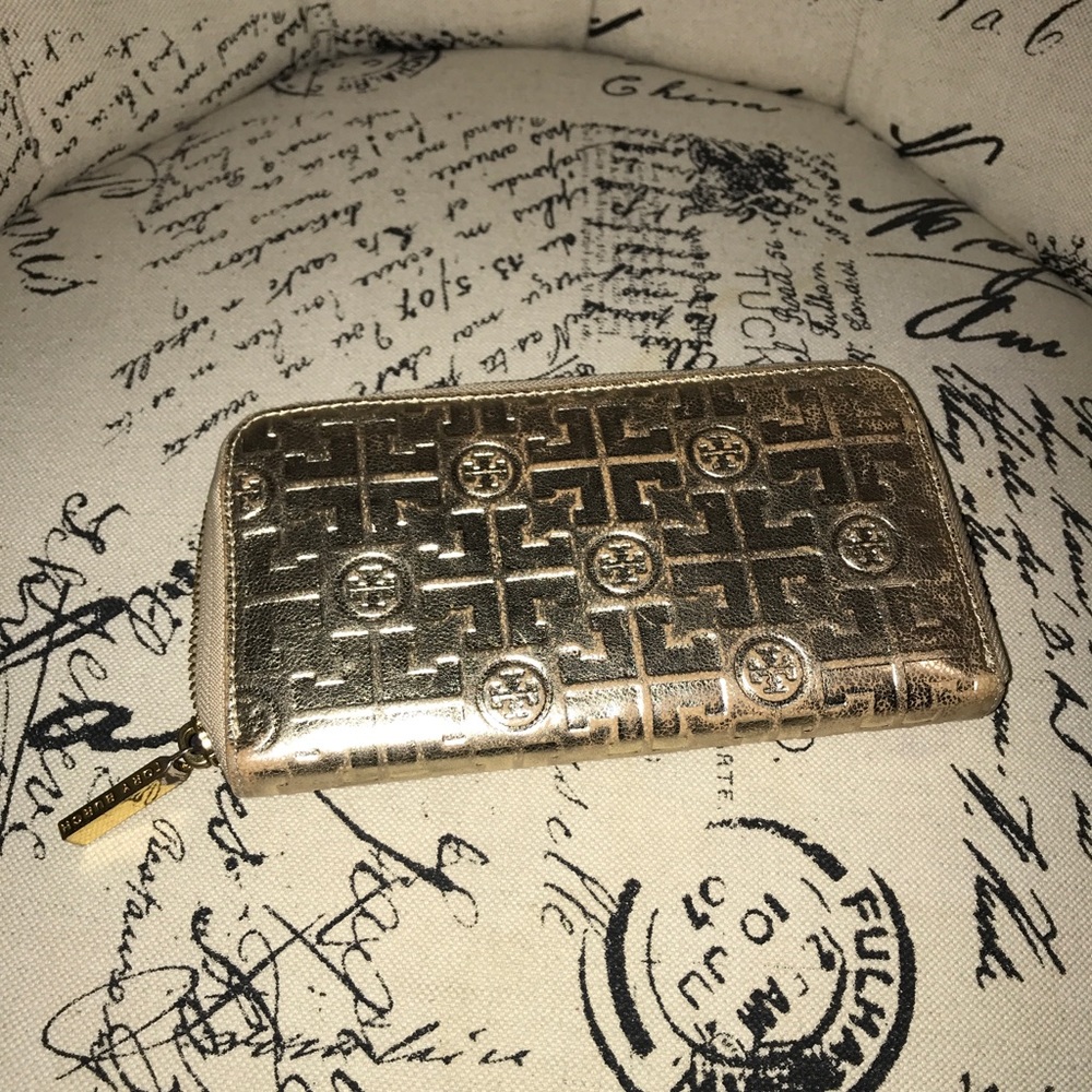 Tory Burch wallet